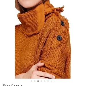 Free People XS Golden On My Side Button Turtleneck
Chunky Knit Sweater